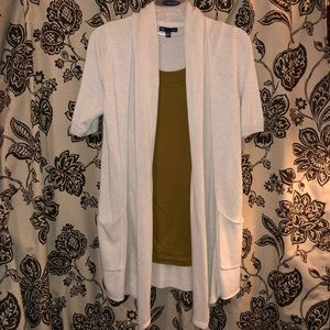 Short sleeve cream Gap cardigan (Women’s)